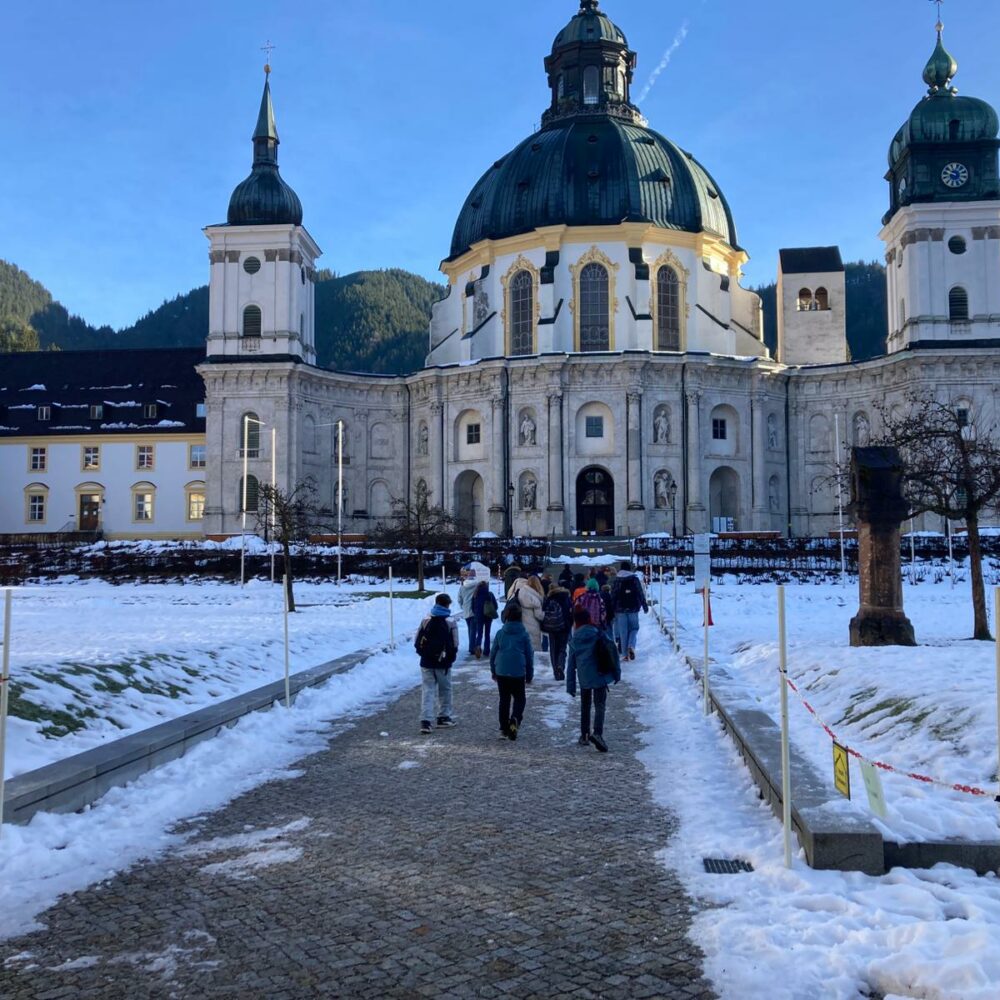 WhatsApp Image 2025-12-10 at 11.37.02 (2)